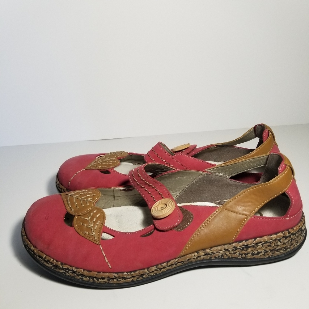 Rieker Mary Jane Hard Sole Soft Leather Red Leaf Button Shoe Size 10